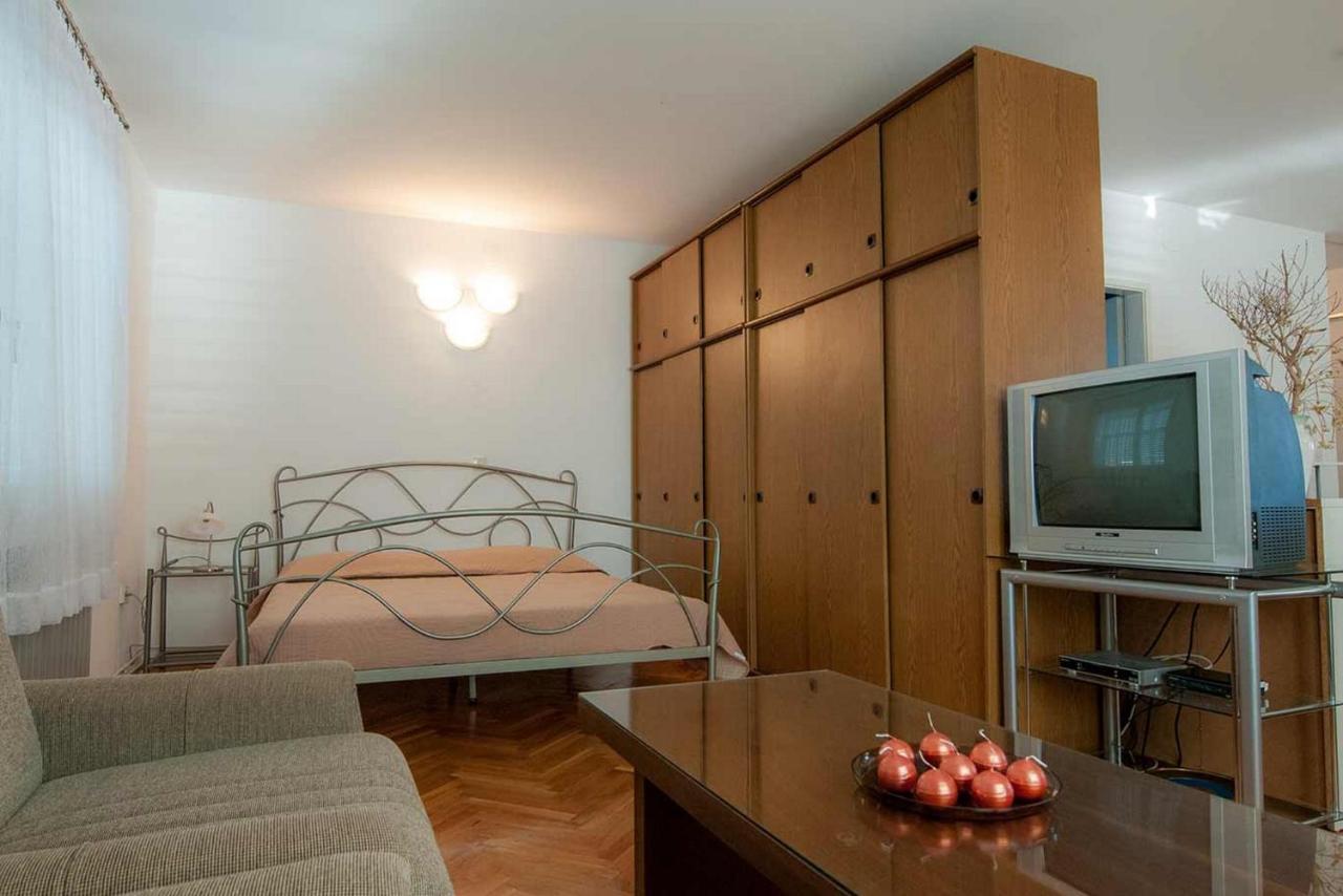 Amazing Seaview Apartment With A Balcony Near The Beach - Kneza Trpimira I Zadar Eksteriør bilde