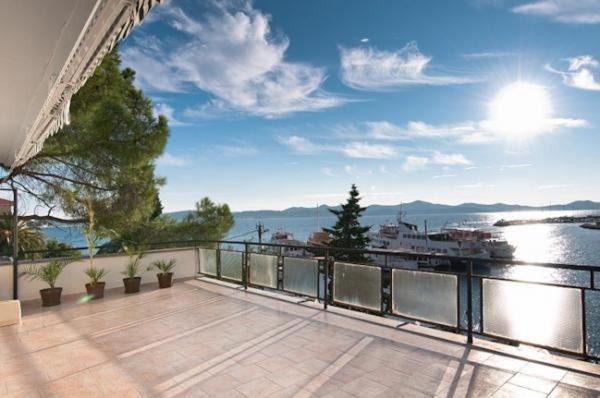 Amazing Seaview Apartment With A Balcony Near The Beach - Kneza Trpimira I Zadar Eksteriør bilde