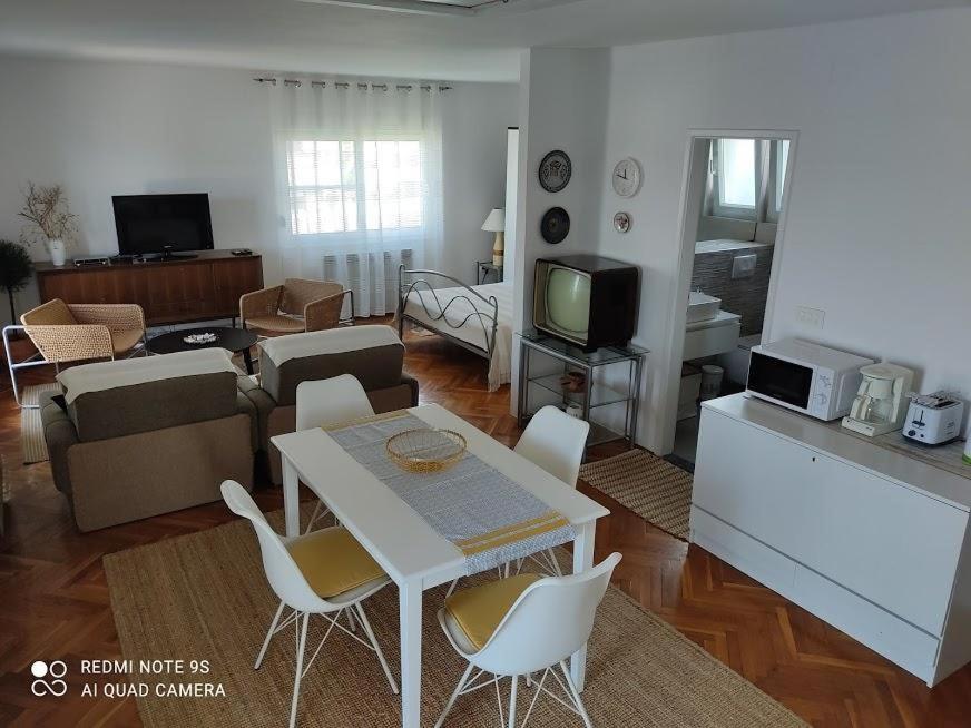 Amazing Seaview Apartment With A Balcony Near The Beach - Kneza Trpimira I Zadar Eksteriør bilde