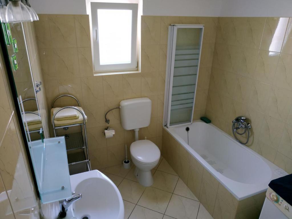Amazing Seaview Apartment With A Balcony Near The Beach - Kneza Trpimira I Zadar Eksteriør bilde